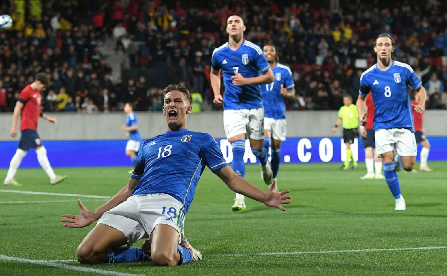 帕拉迪诺：切尔西是阵容星光熠熠的顶级强队，取胜后非常开心（帕拉迪诺：切尔西群星荟萃属顶级强队，赢球令我非常高兴）