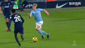 后卫关键拦截，守住关键领先