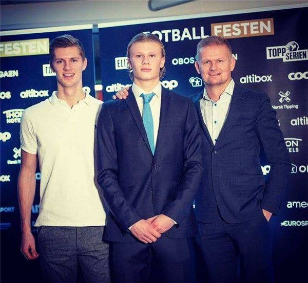 有些画面，会被历史记住（某些瞬间，注定载入史册）