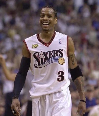 皮克：从纸面上看，法国是明年世界杯上最好的球队（皮克：论纸面实力，法国堪称明年世界杯最强队）