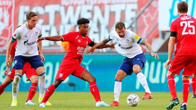 三位新秀的 三位新秀的